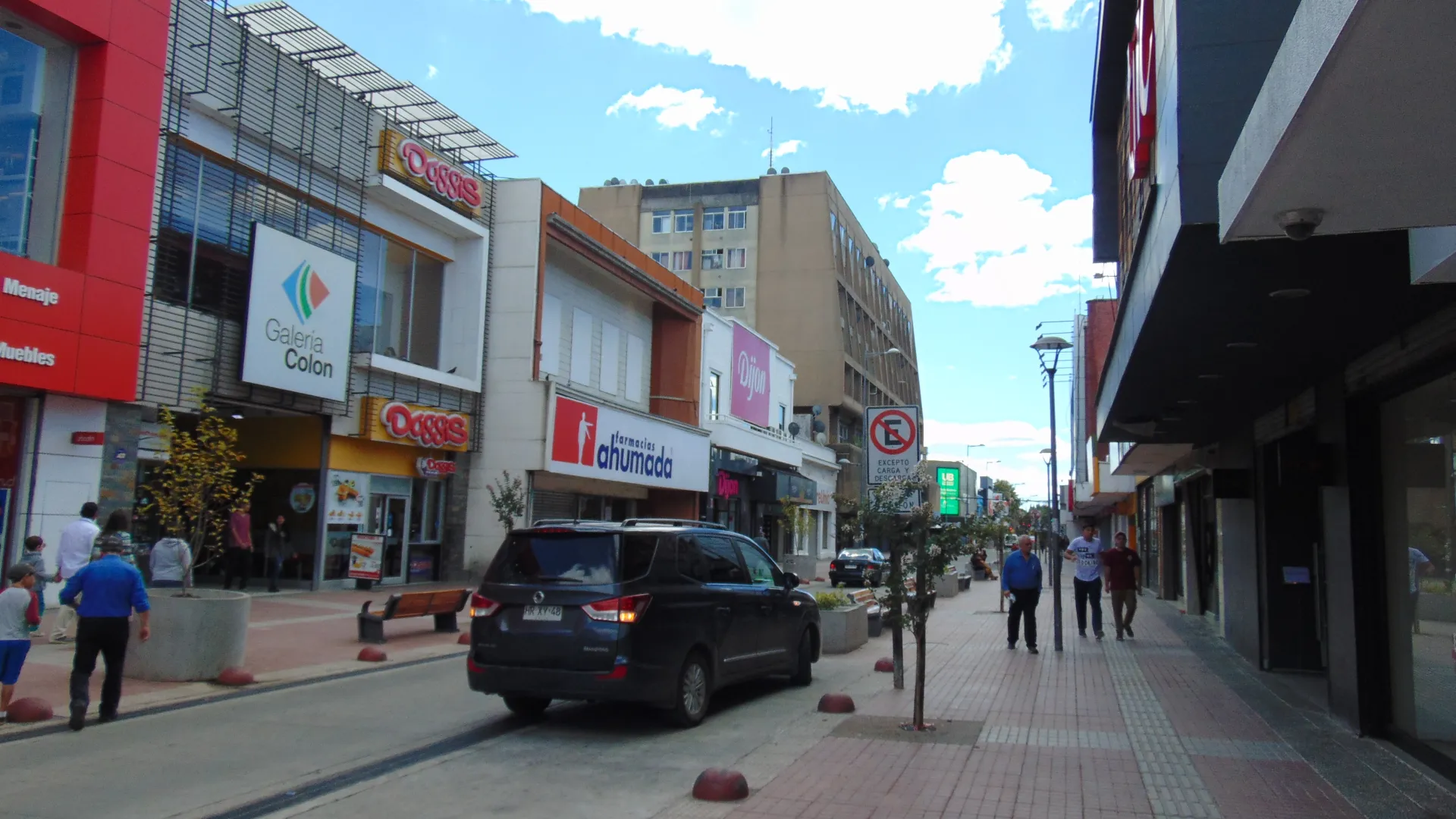 Calle Colón en el centro de Los Ángeles, Chile
